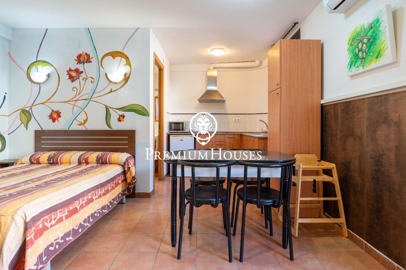 14 bedroom Hotel for sale in Montblanc - € 975,000 (Ref: 9591579)