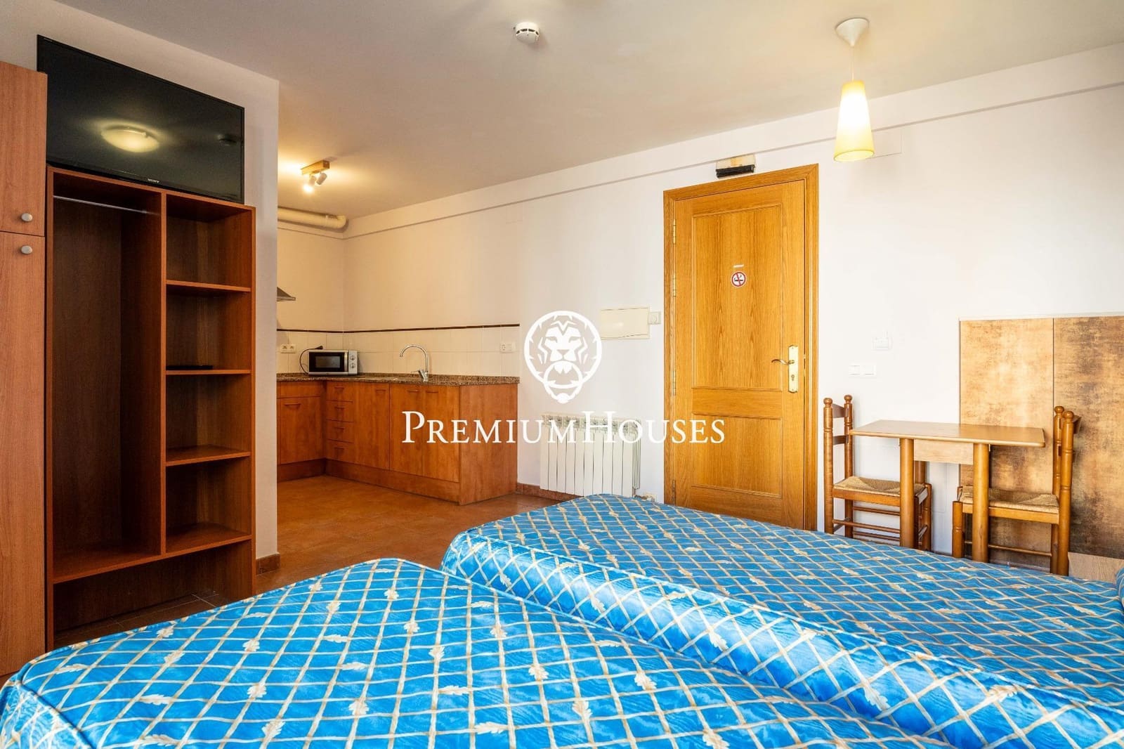 14 bedroom Hotel for sale in Montblanc - € 975,000 (Ref: 9591579)