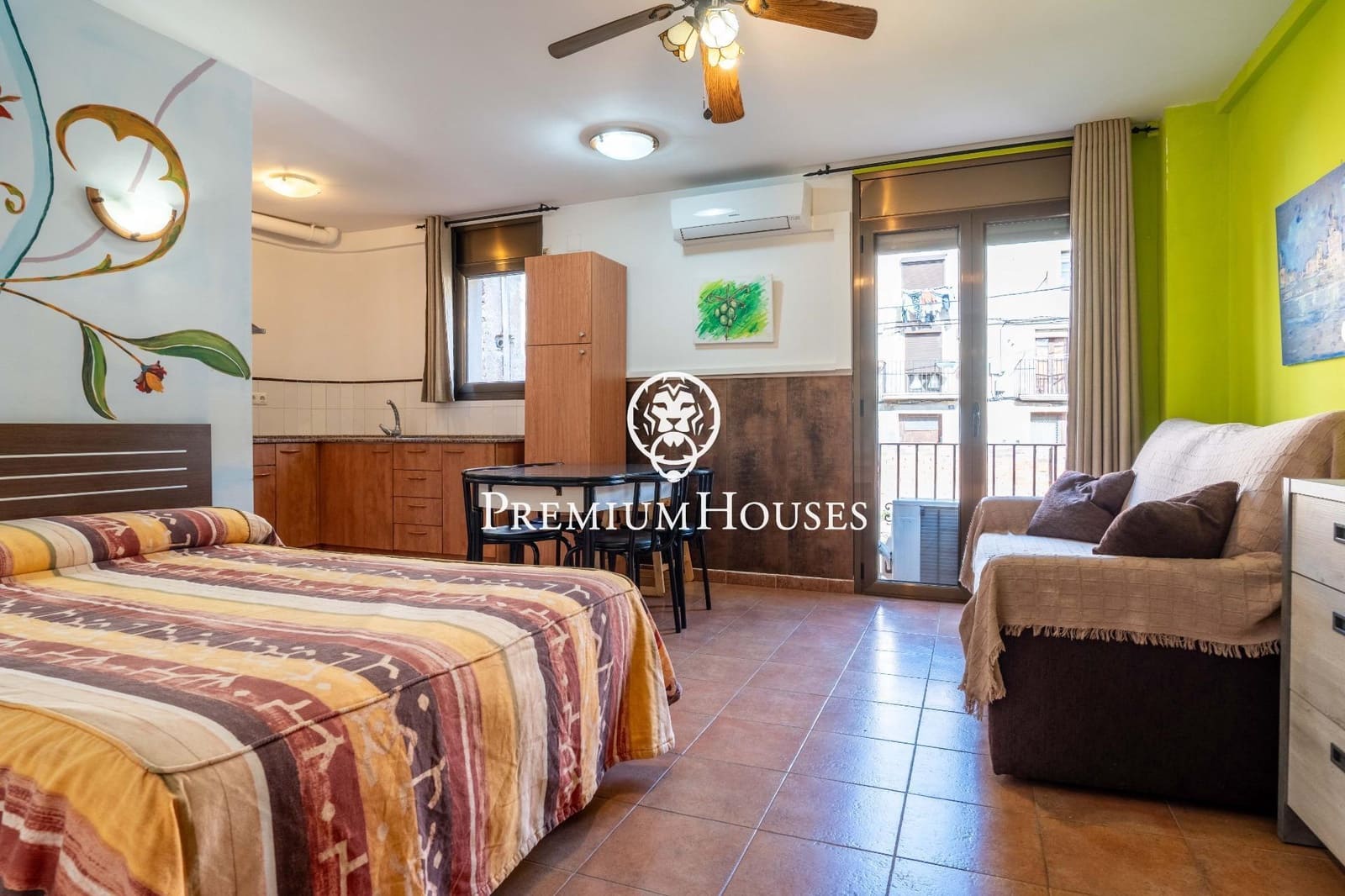 14 bedroom Hotel for sale in Montblanc - € 975,000 (Ref: 9591579)