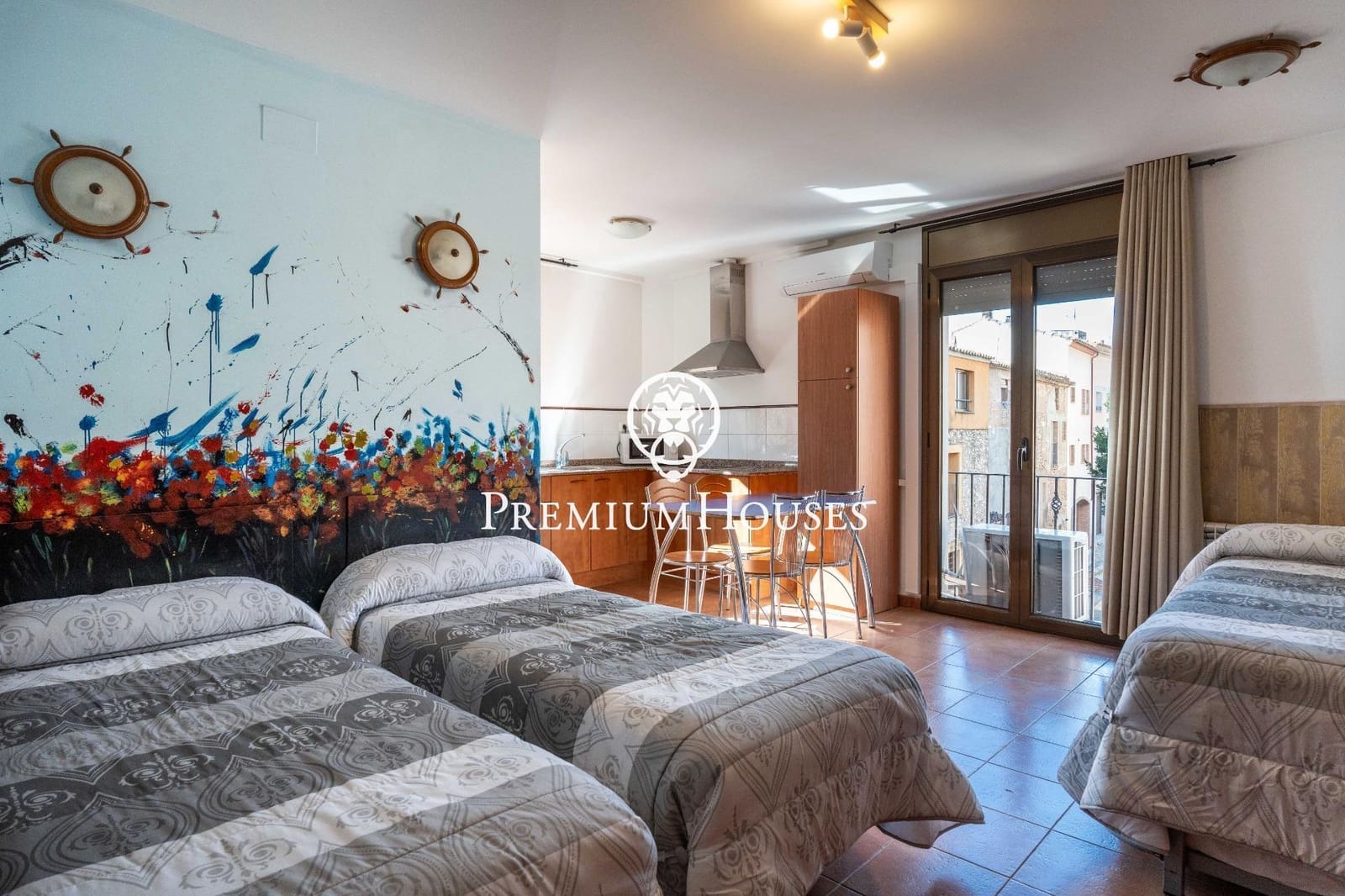 14 bedroom Hotel for sale in Montblanc - € 975,000 (Ref: 9591579)