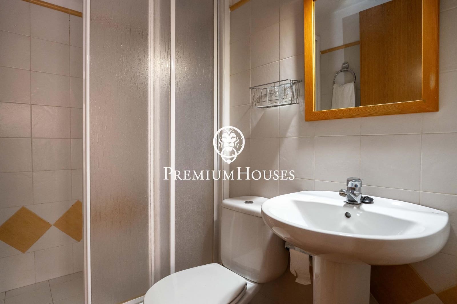 14 bedroom Hotel for sale in Montblanc - € 975,000 (Ref: 9591579)