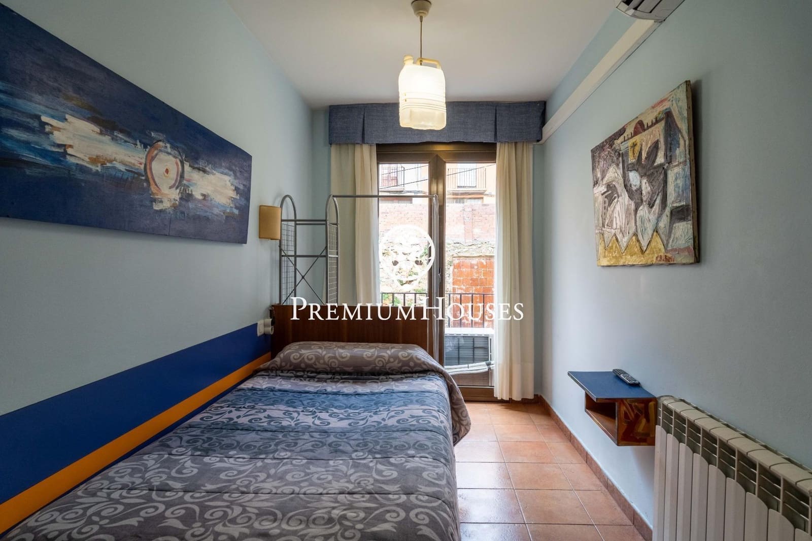 14 bedroom Hotel for sale in Montblanc - € 975,000 (Ref: 9591579)