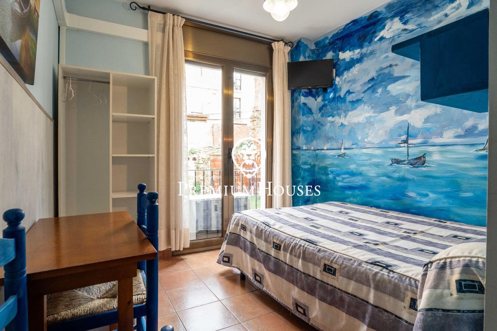 14 bedroom Hotel for sale in Montblanc - € 975,000 (Ref: 9591579)