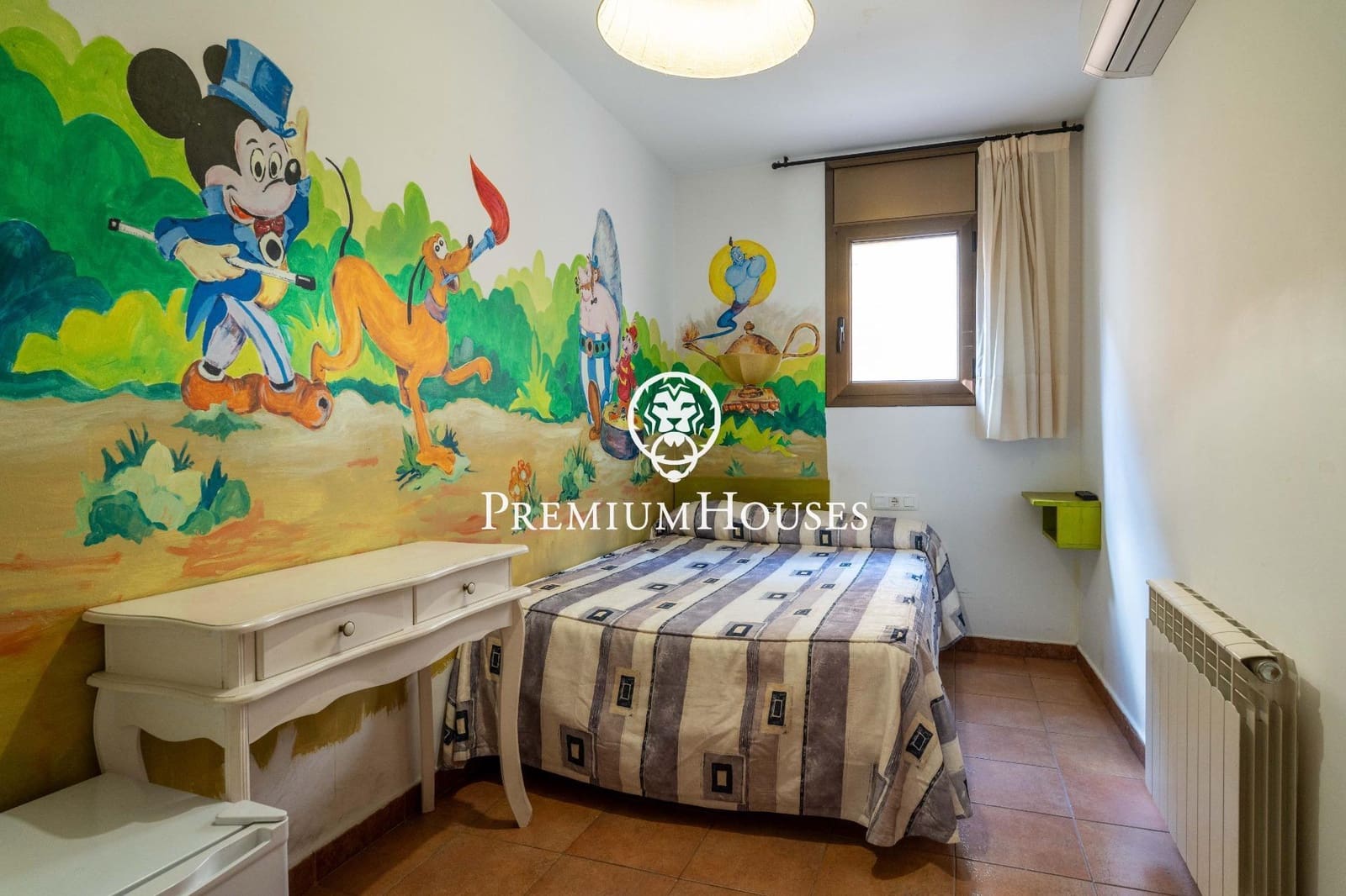 14 bedroom Hotel for sale in Montblanc - € 975,000 (Ref: 9591579)