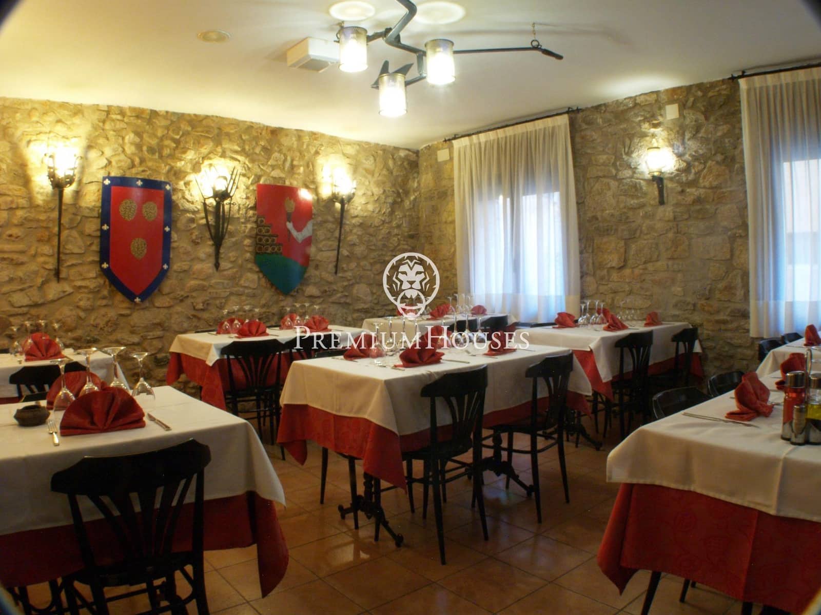 14 bedroom Hotel for sale in Montblanc - € 975,000 (Ref: 9591579)