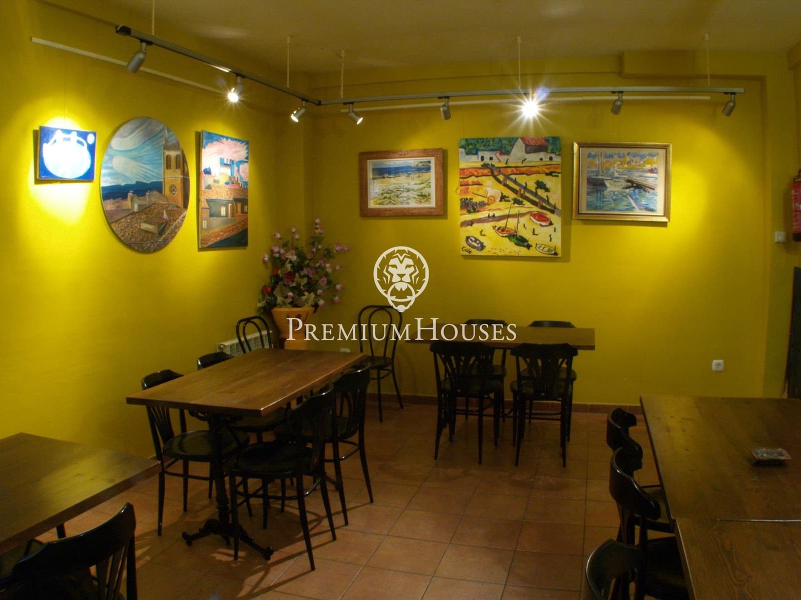 14 bedroom Hotel for sale in Montblanc - € 975,000 (Ref: 9591579)