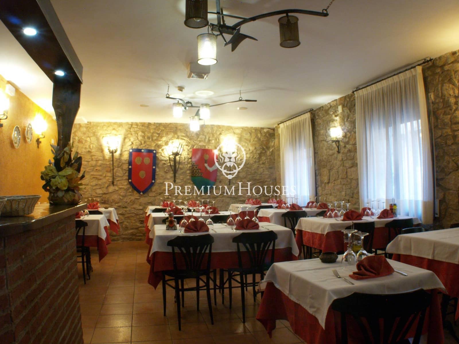 14 bedroom Hotel for sale in Montblanc - € 975,000 (Ref: 9591579)