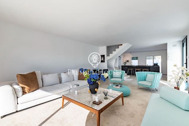 4 soveværelse Rækkehus til salg i Sitges med swimmingpool garage - € 1.295.000 (Ref: 9599718)