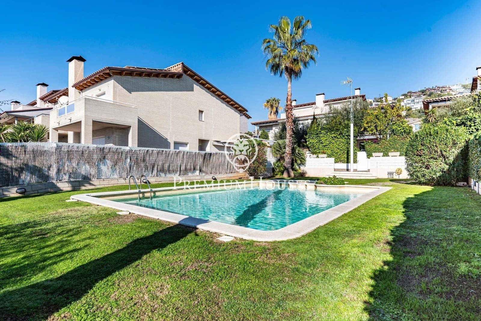 4 soveværelse Rækkehus til salg i Sitges med swimmingpool garage - € 1.295.000 (Ref: 9599718)