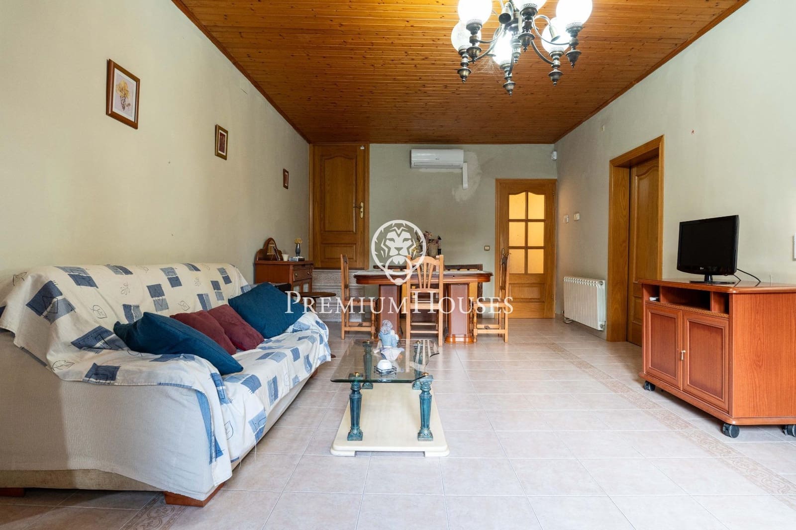 5 bedroom Finca/Country House for sale in Valls with garage - € 390,000 (Ref: 9616086)
