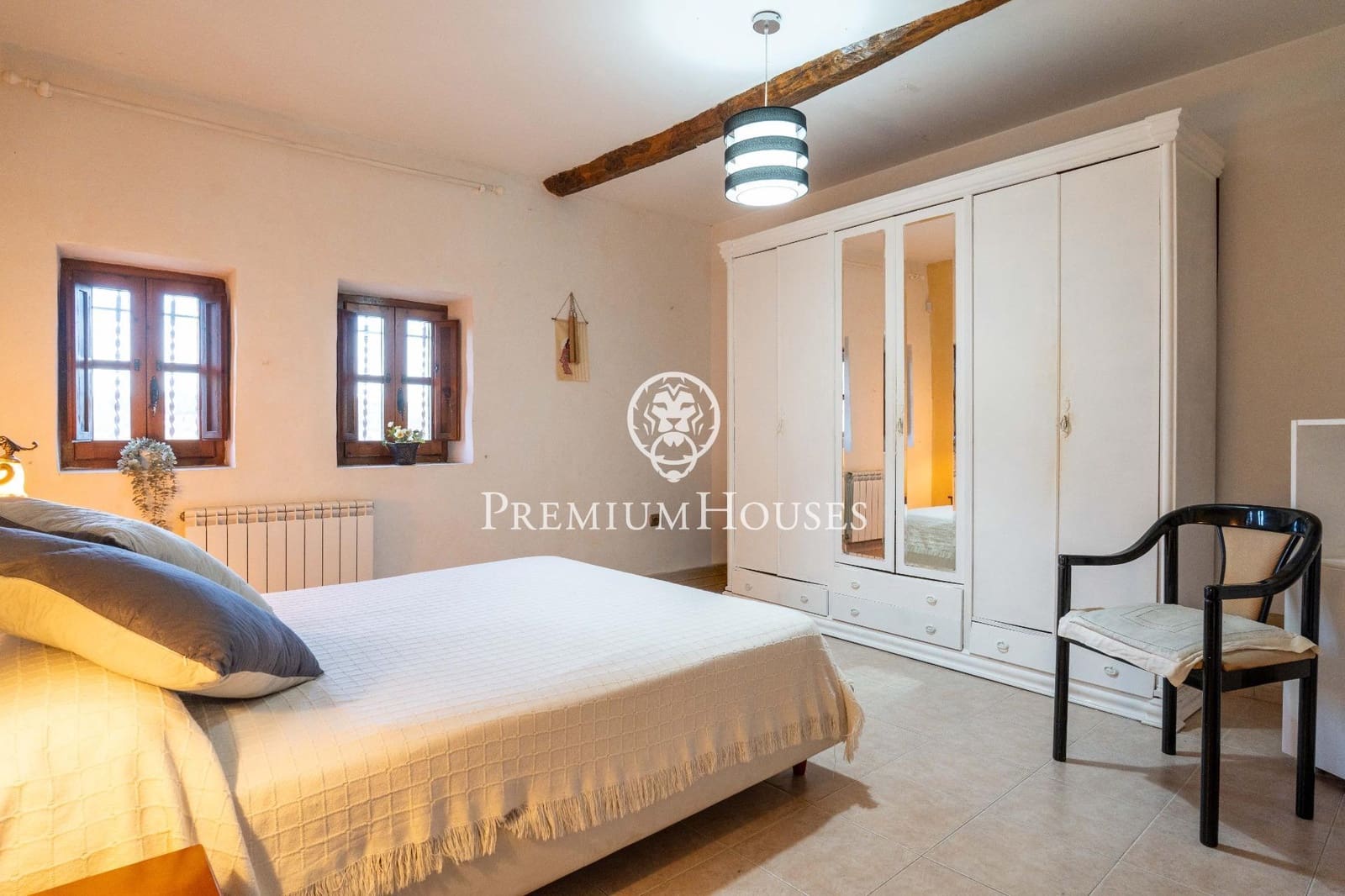 5 bedroom Finca/Country House for sale in Valls with garage - € 390,000 (Ref: 9616086)