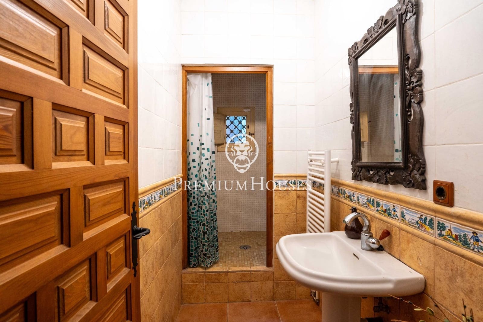 5 bedroom Finca/Country House for sale in Valls with garage - € 390,000 (Ref: 9616086)