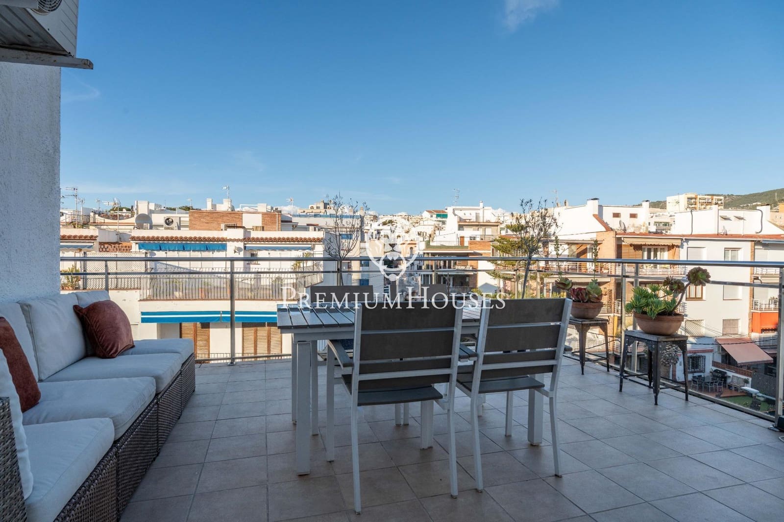2 makuuhuone Kattohuoneisto myytävänä paikassa Sitges - 675 000 € (Ref: 9616087)