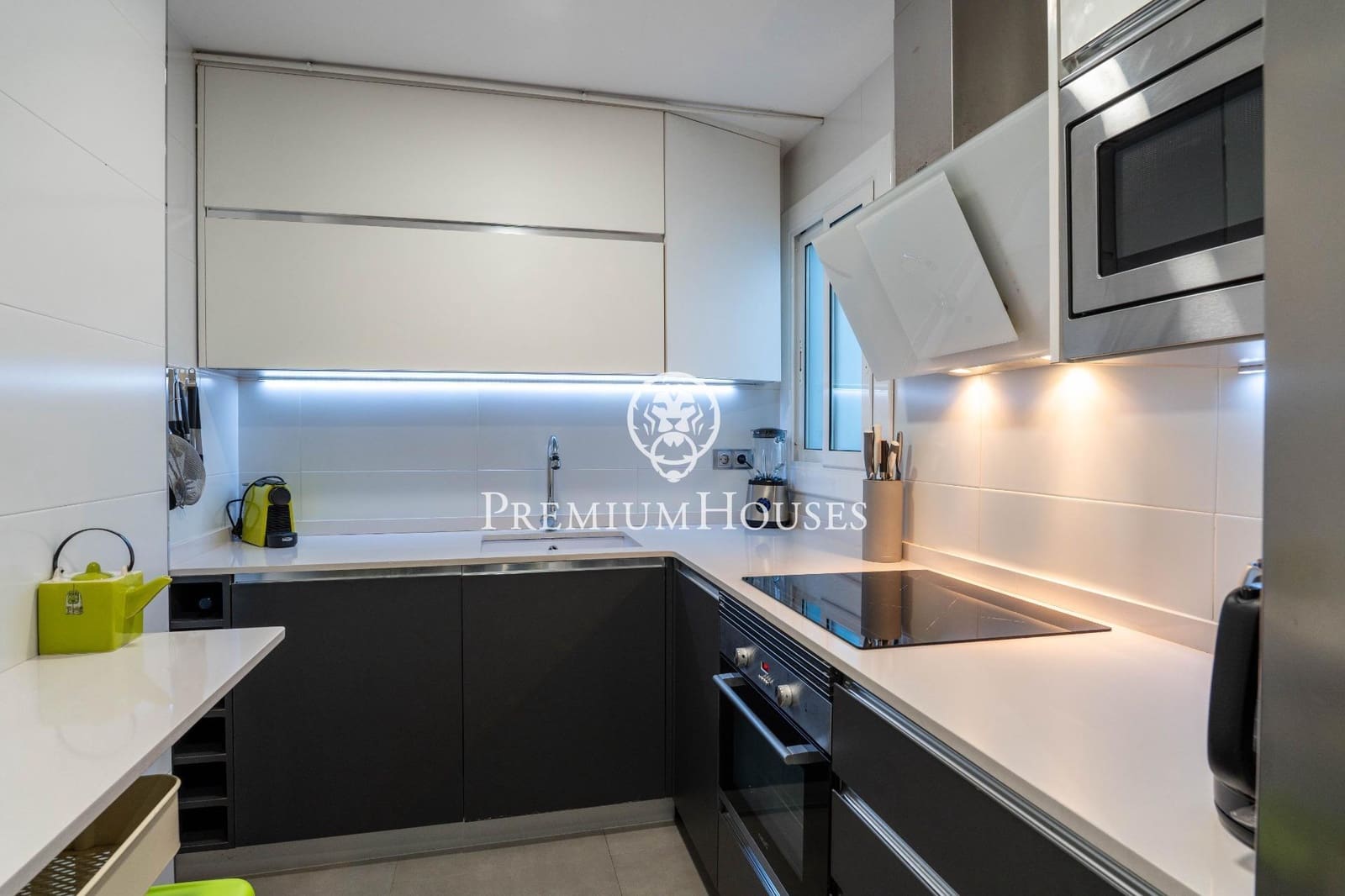 2 makuuhuone Kattohuoneisto myytävänä paikassa Sitges - 675 000 € (Ref: 9616087)