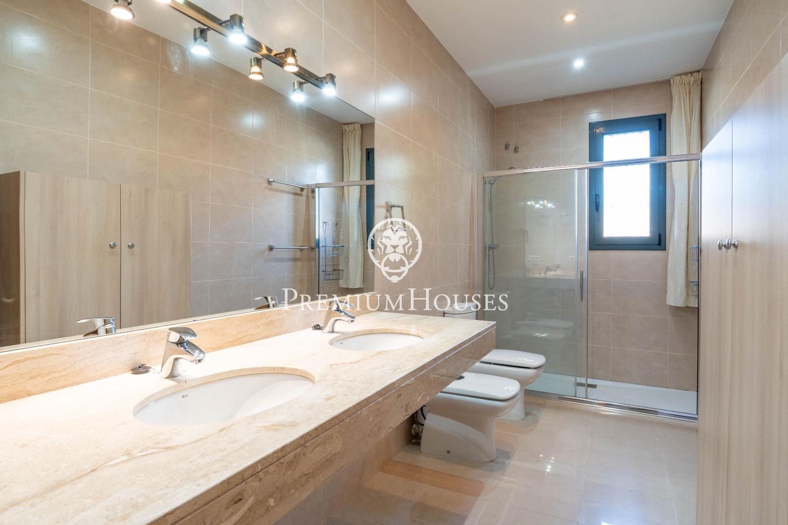 Finca/Casa Rural de 4 habitaciones en Roda de Barà en venta - 1.200.000 € (Ref: 9637802)