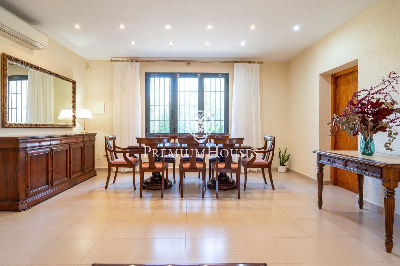 Finca/Casa Rural de 4 habitaciones en Roda de Barà en venta - 1.200.000 € (Ref: 9637802)