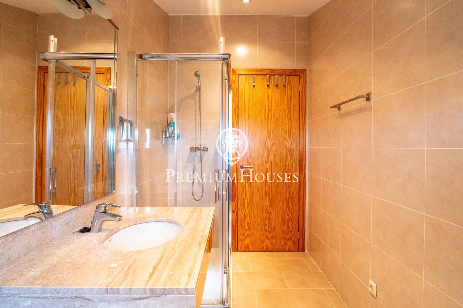 Finca/Casa Rural de 4 habitaciones en Roda de Barà en venta - 1.200.000 € (Ref: 9637802)