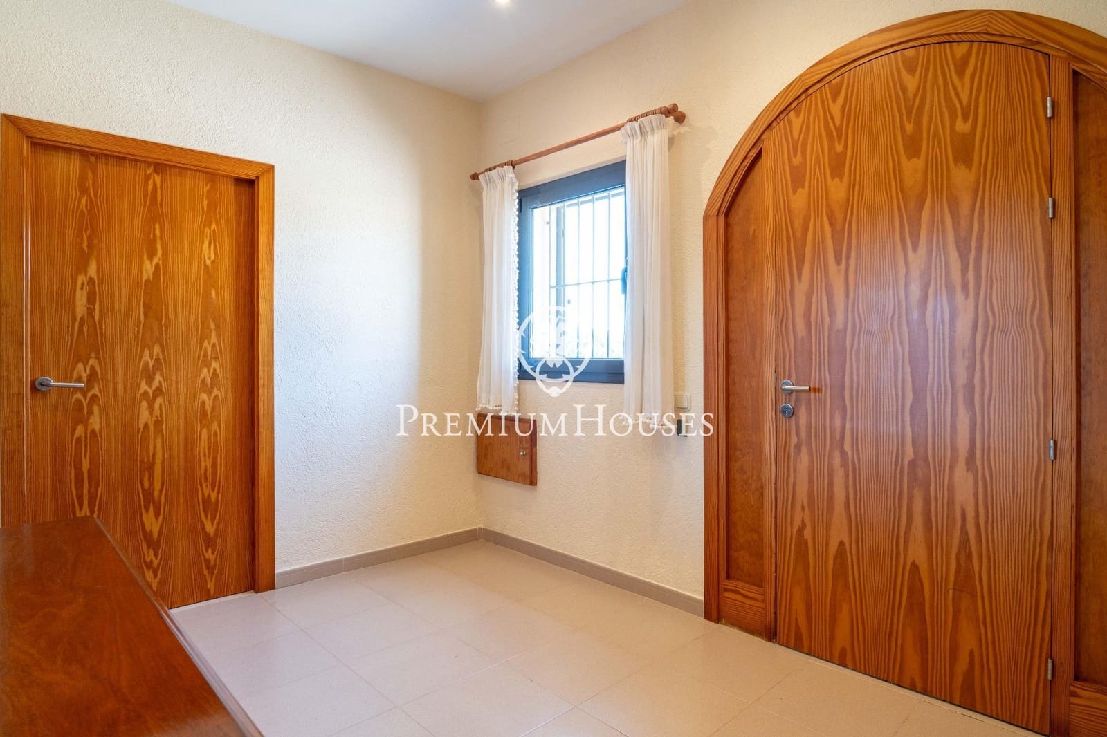 Finca/Casa Rural de 4 habitaciones en Roda de Barà en venta - 1.200.000 € (Ref: 9637802)