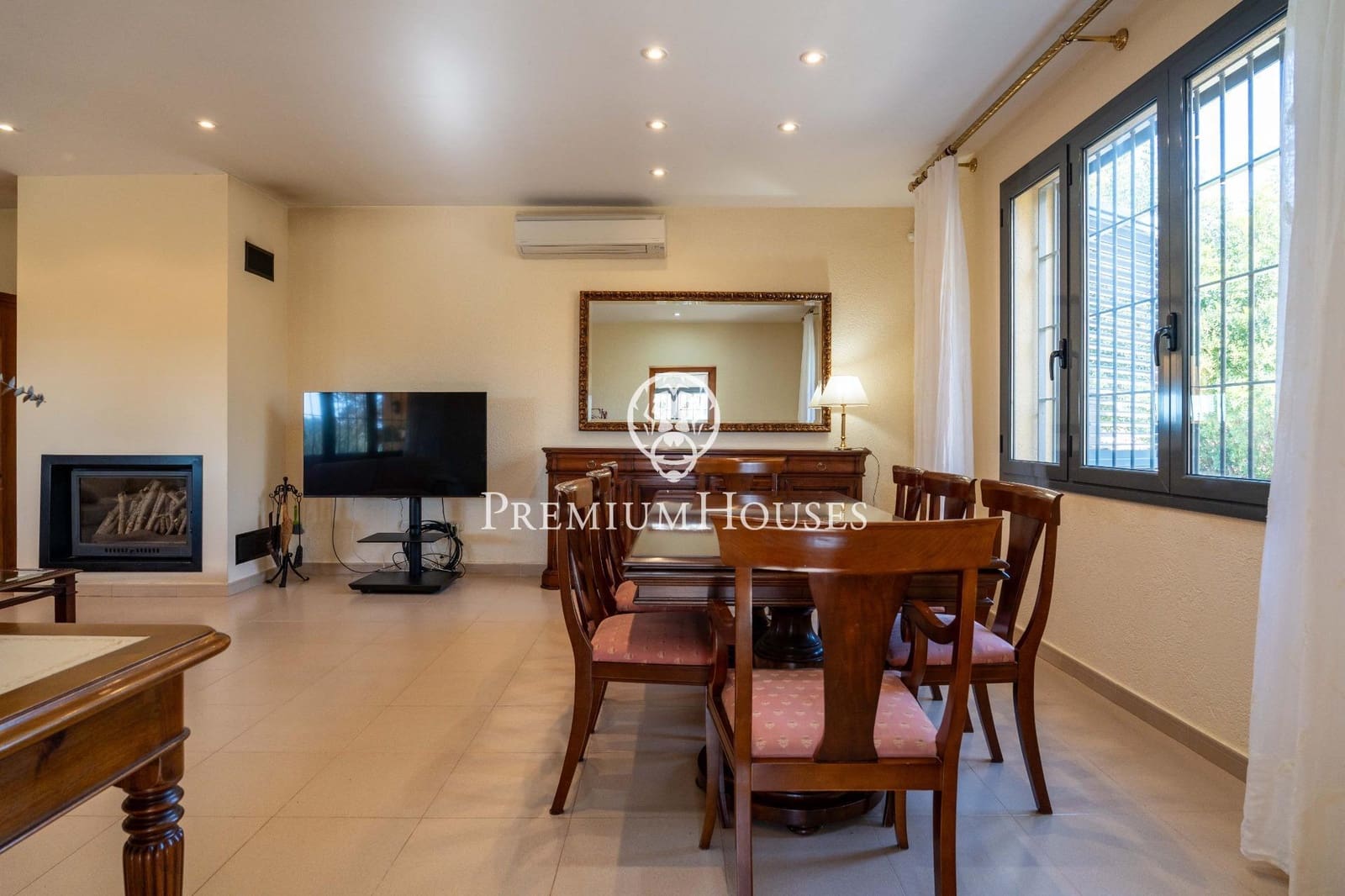 Finca/Casa Rural de 4 habitaciones en Roda de Barà en venta - 1.200.000 € (Ref: 9637802)