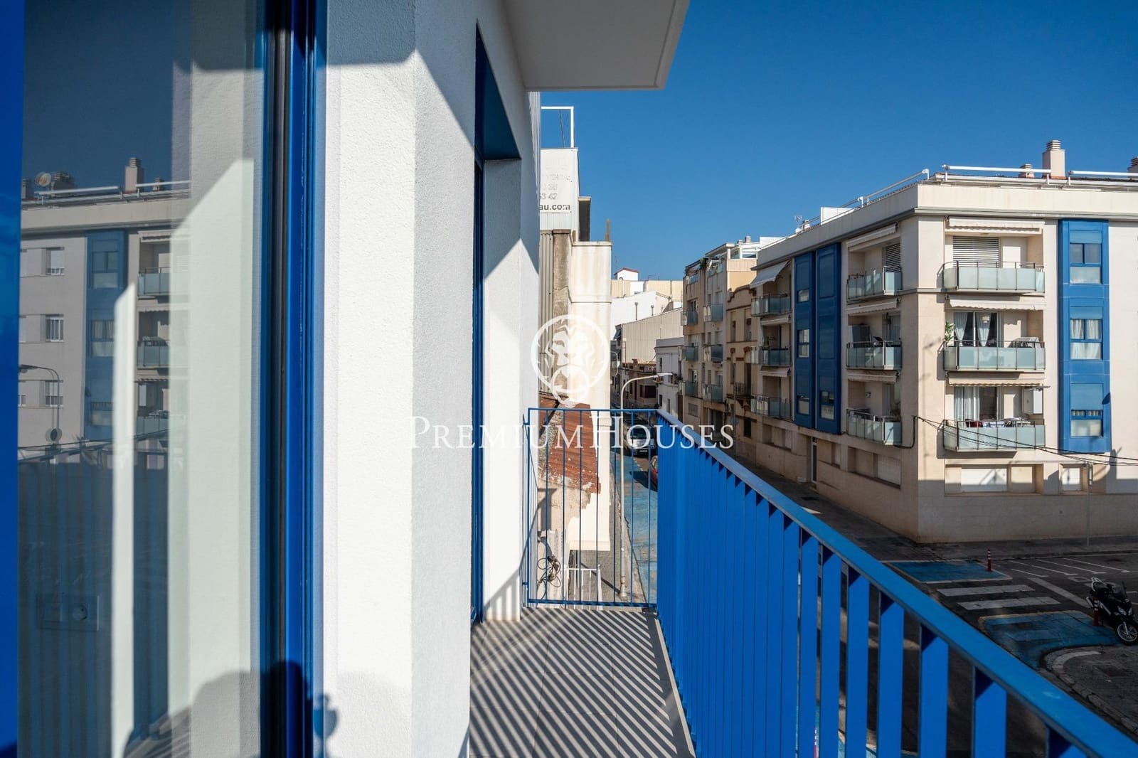 2 bedroom Flat for sale in Vilanova i la Geltru with garage - € 498,000 (Ref: 9674496)