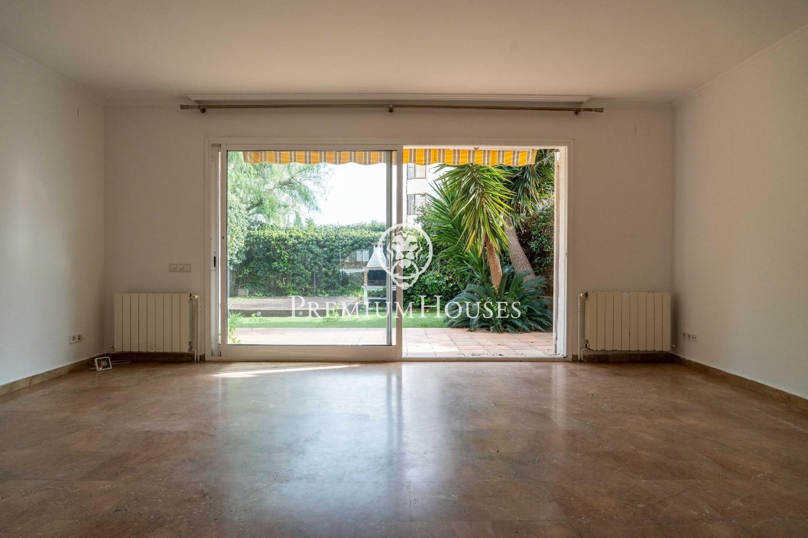 Pareado de 3 habitaciones en Sitges en venta - 1.300.000 € (Ref: 9677640)