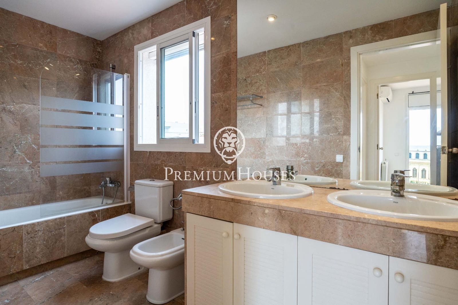 Pareado de 3 habitaciones en Sitges en venta - 1.300.000 € (Ref: 9677640)