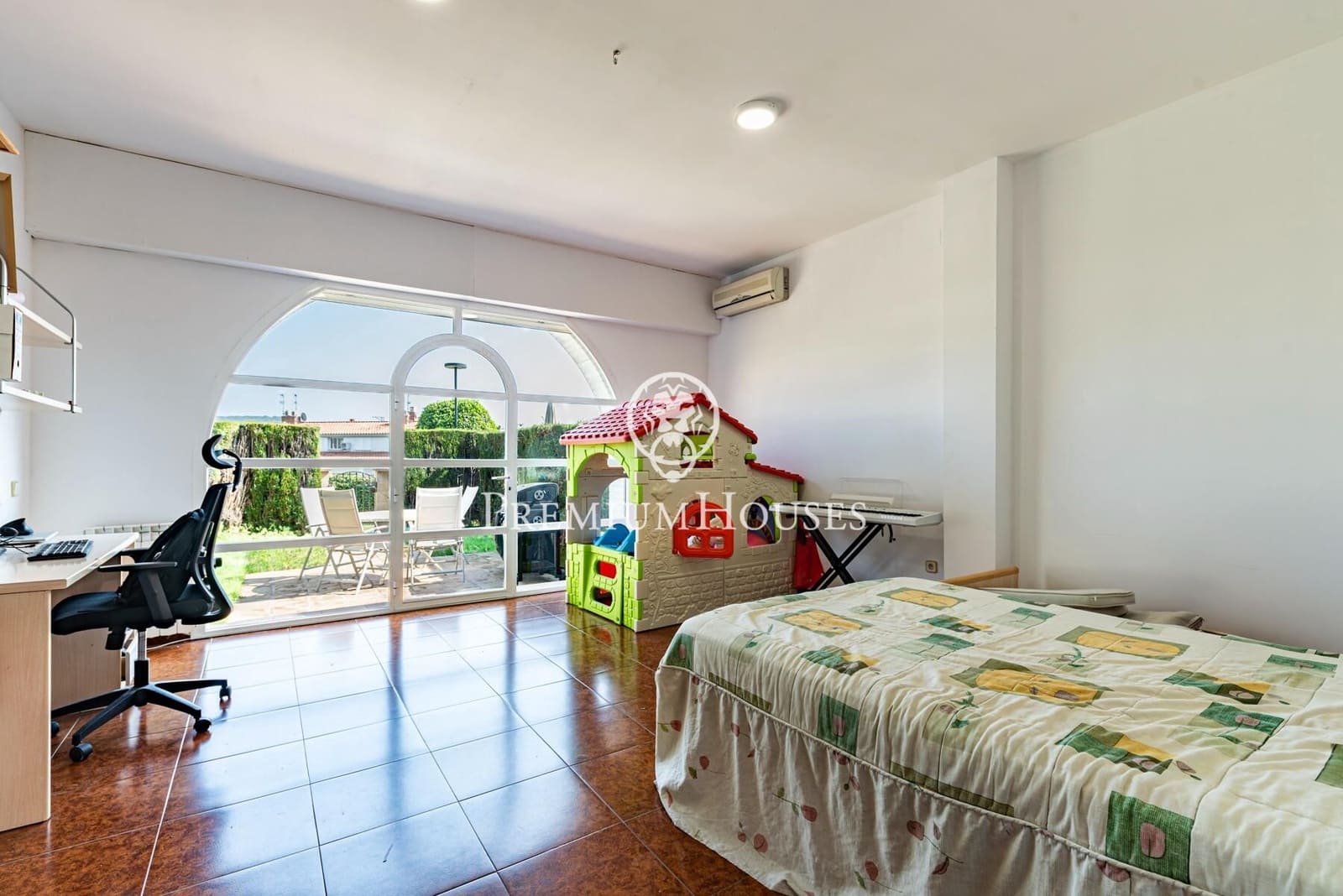 5 soverom Rekkehus til salgs i Sant Pere de Ribes med svømmebasseng - € 545 000 (Ref: 9686777)