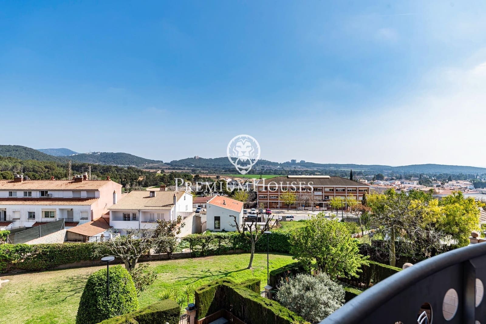 5 soverom Rekkehus til salgs i Sant Pere de Ribes med svømmebasseng - € 545 000 (Ref: 9686777)