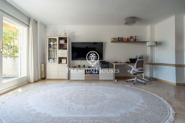 3 sypialnia Apartament na sprzedaż w Castelldefels z basenem - 675 000 € (Ref: 9696315)