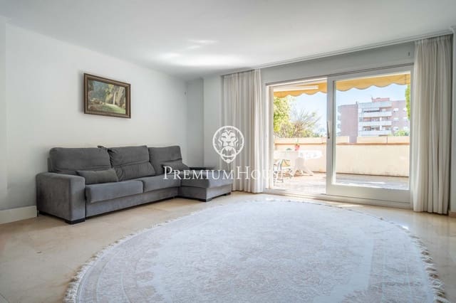 3 sypialnia Apartament na sprzedaż w Castelldefels z basenem - 675 000 € (Ref: 9696315)