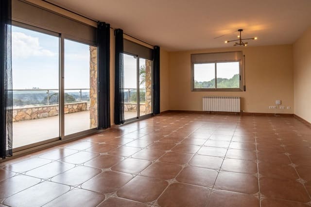 5 camera da letto Villa in vendita in El Vendrell con piscina garage - 725.000 € (Rif: 9712205)