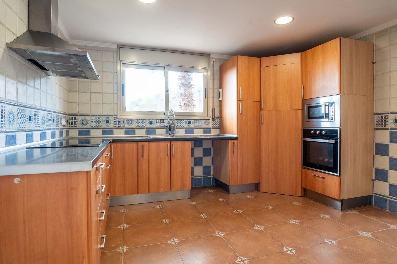 5 bedroom Villa for sale in El Vendrell with pool garage - € 725,000 (Ref: 9712205)