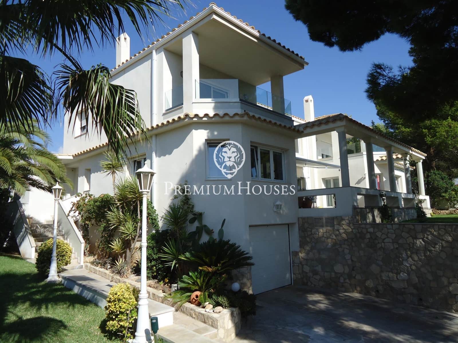 4 bedroom Villa for sale in L'Ametlla de Mar with pool garage - € 1,850,000 (Ref: 9715129)