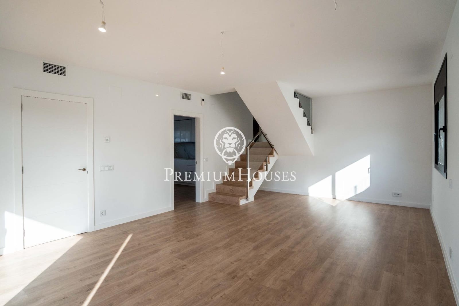 4 soveværelse Villa til salg i Segur de Calafell med swimmingpool garage - € 540.000 (Ref: 9726853)