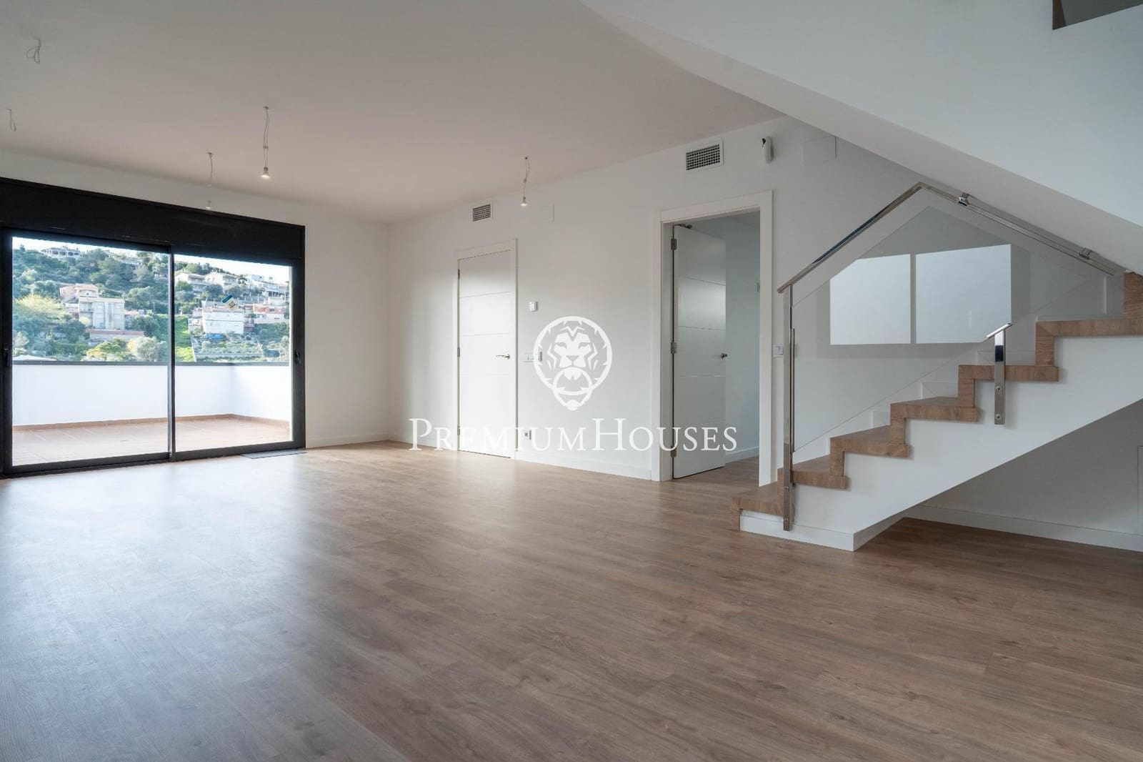 4 soveværelse Villa til salg i Segur de Calafell med swimmingpool garage - € 540.000 (Ref: 9726853)