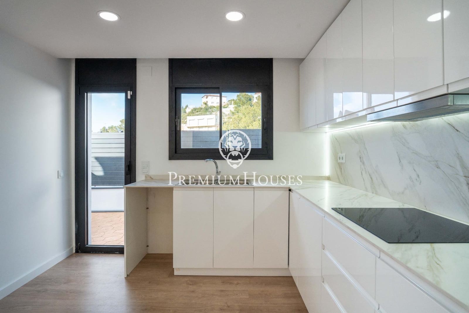 4 soveværelse Villa til salg i Segur de Calafell med swimmingpool garage - € 540.000 (Ref: 9726853)