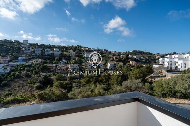4 soverom Villa til salgs i Segur de Calafell, Calafell med svømmebasseng garasje - € 540 000 (Ref: 9726853)
