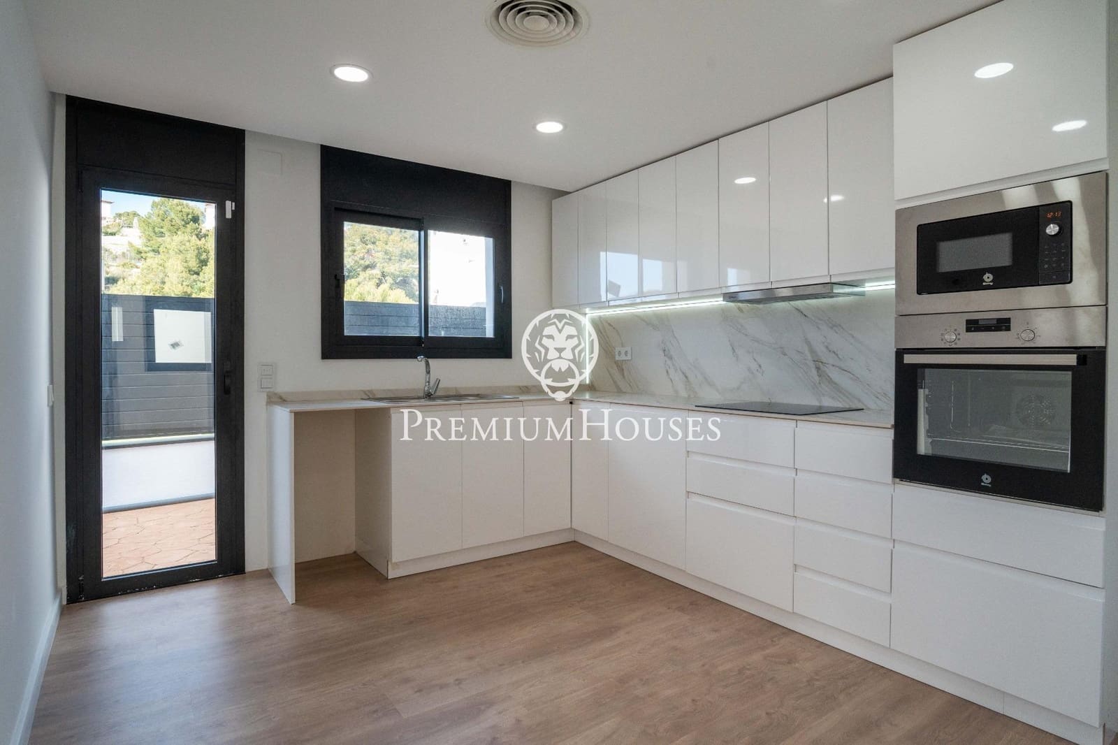 4 soveværelse Villa til salg i Segur de Calafell med swimmingpool garage - € 540.000 (Ref: 9726853)
