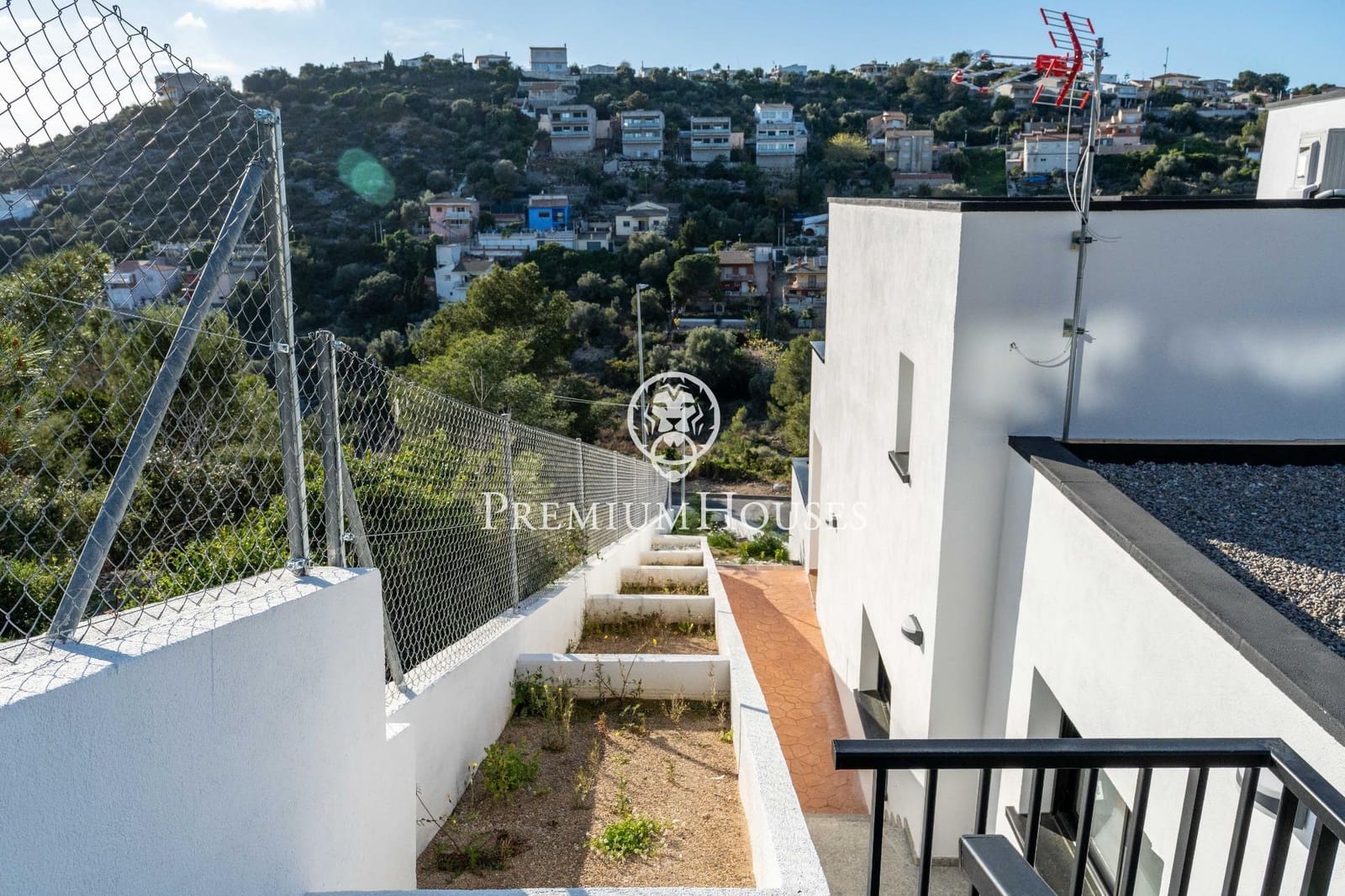4 soveværelse Villa til salg i Segur de Calafell med swimmingpool garage - € 540.000 (Ref: 9726853)