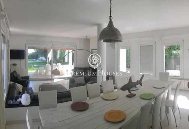 5 soverom Villa til salgs i Sitges med svømmebasseng garasje - € 1 760 000 (Ref: 9732433)