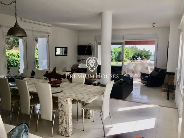 5 soverom Villa til salgs i Sitges med svømmebasseng garasje - € 1 760 000 (Ref: 9732433)