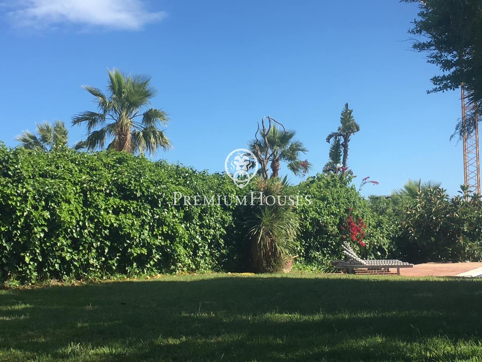 5 soverom Villa til salgs i Sitges med svømmebasseng garasje - € 1 760 000 (Ref: 9732433)