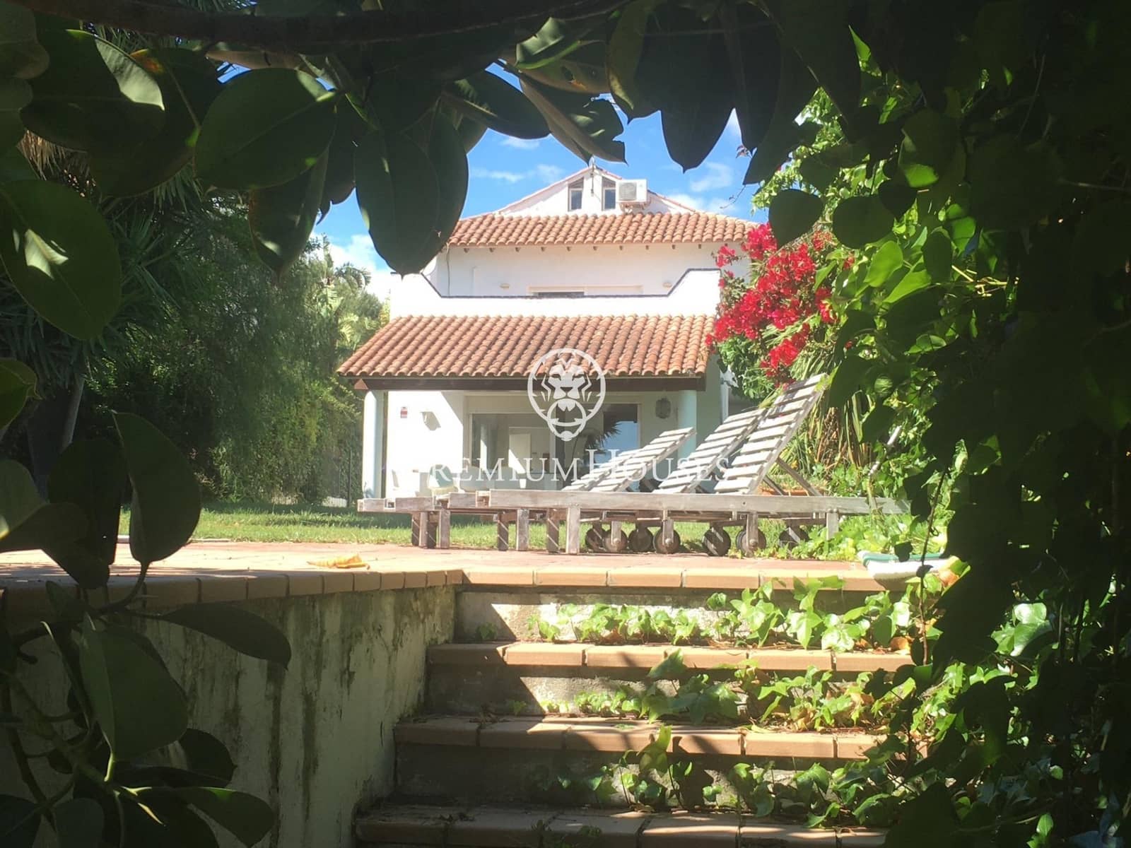 5 soverom Villa til salgs i Sitges med svømmebasseng garasje - € 1 760 000 (Ref: 9732433)