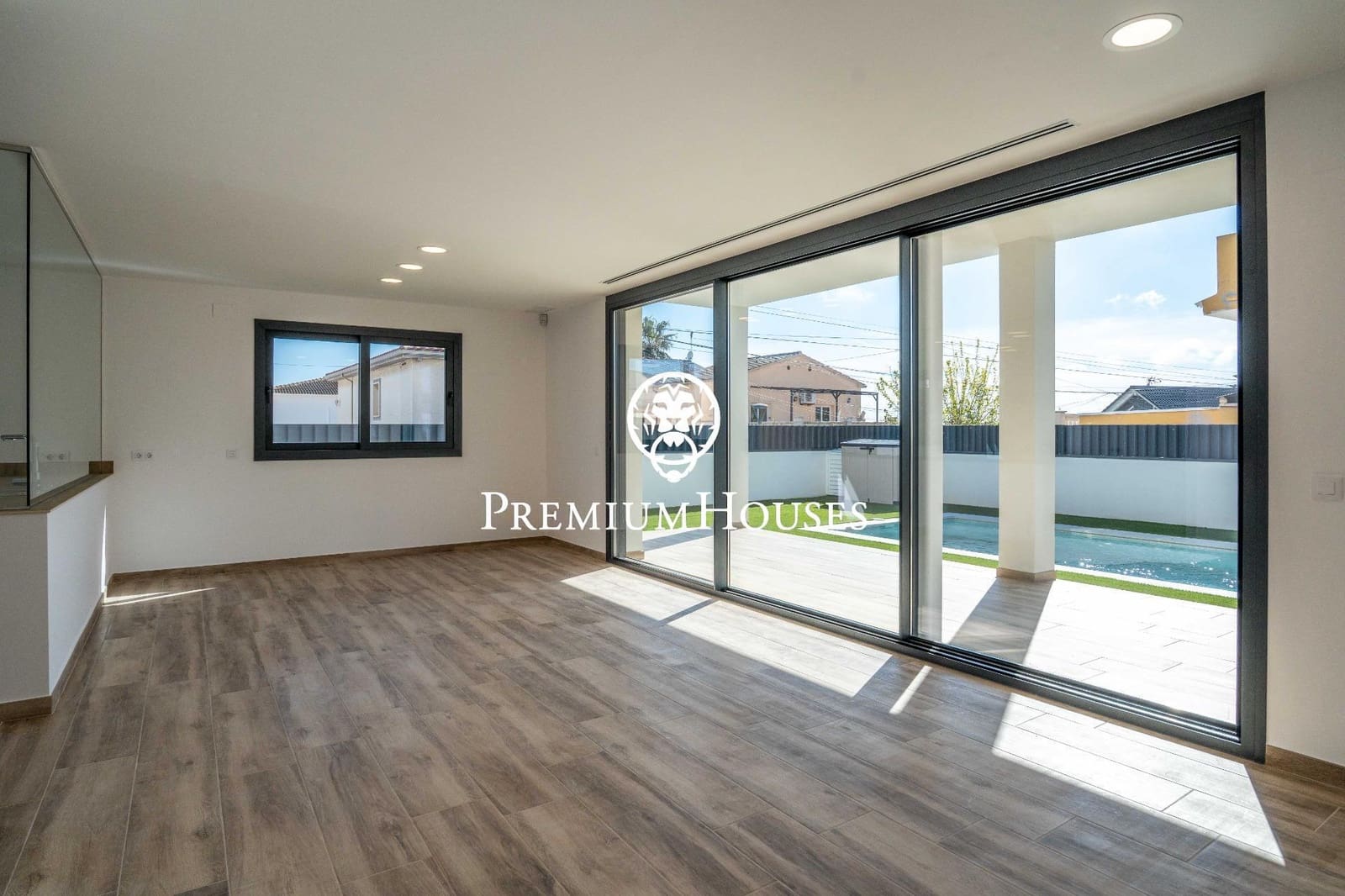 4 Zimmer Villa zu verkaufen in El Vendrell mit Pool - 630.000 € (Ref: 9735818)