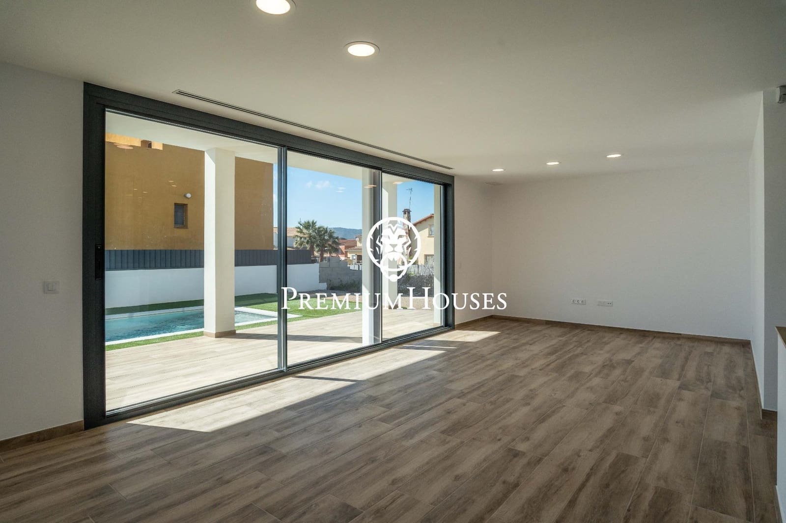 4 Zimmer Villa zu verkaufen in El Vendrell mit Pool - 630.000 € (Ref: 9735818)