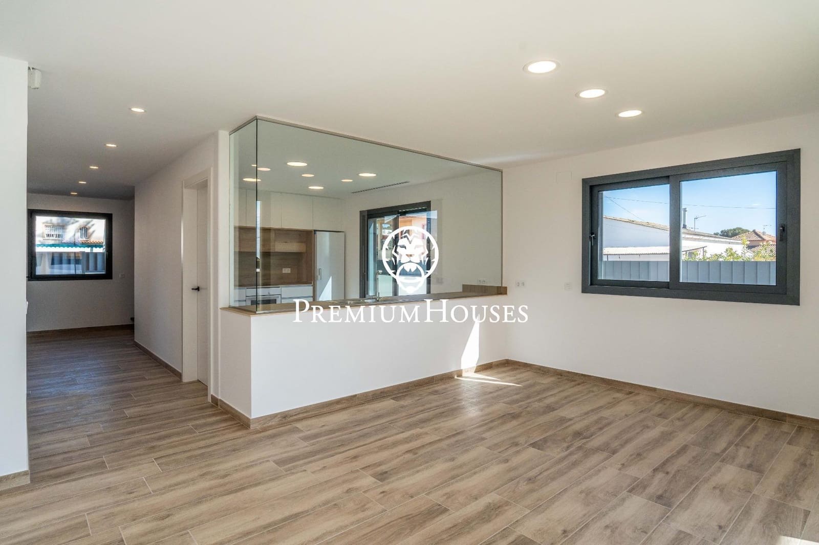 4 Zimmer Villa zu verkaufen in El Vendrell mit Pool - 630.000 € (Ref: 9735818)