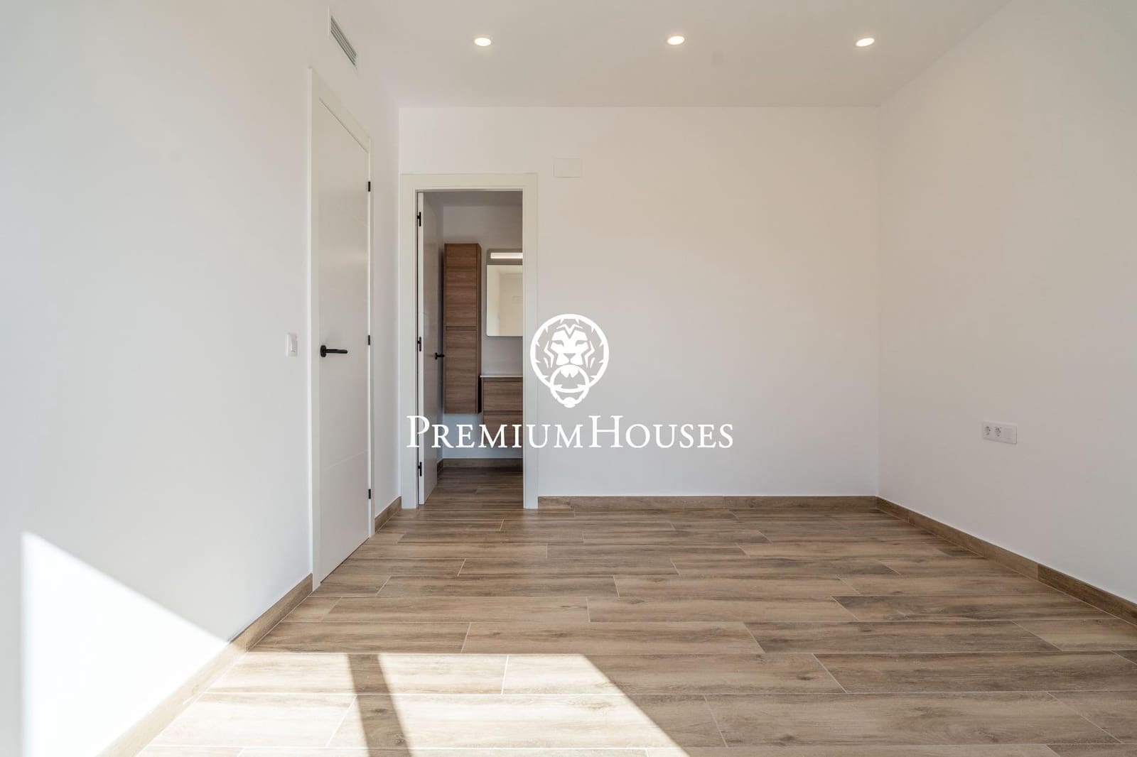 4 Zimmer Villa zu verkaufen in El Vendrell mit Pool - 630.000 € (Ref: 9735818)