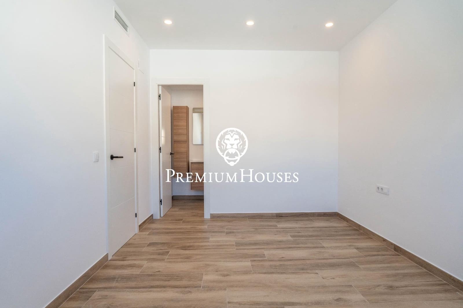 4 Zimmer Villa zu verkaufen in El Vendrell mit Pool - 630.000 € (Ref: 9735818)