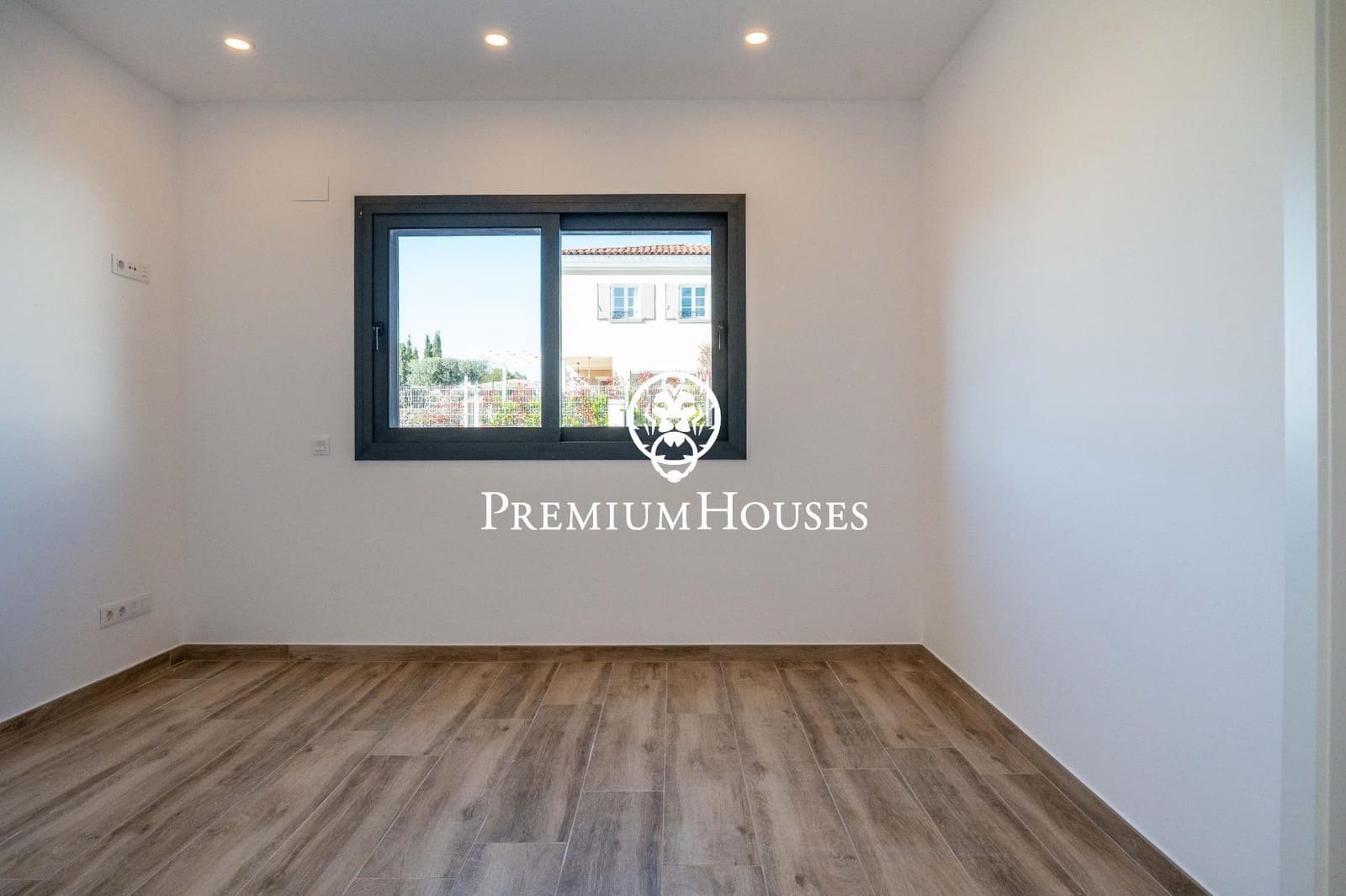 4 Zimmer Villa zu verkaufen in El Vendrell mit Pool - 630.000 € (Ref: 9735818)