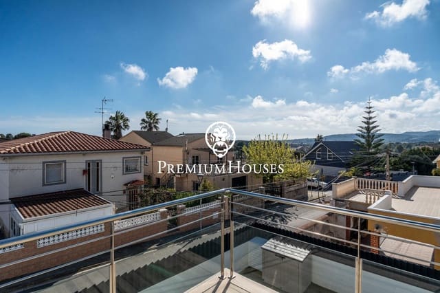 4 Zimmer Villa zu verkaufen in El Vendrell mit Pool - 630.000 € (Ref: 9735818)